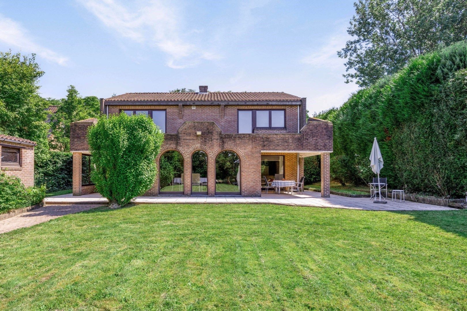 Unieke villa op een perceel van bijna 13are te Bierbeek - bewoonbare opp. 274 m² - EPC 667 kWh/m²  foto 2