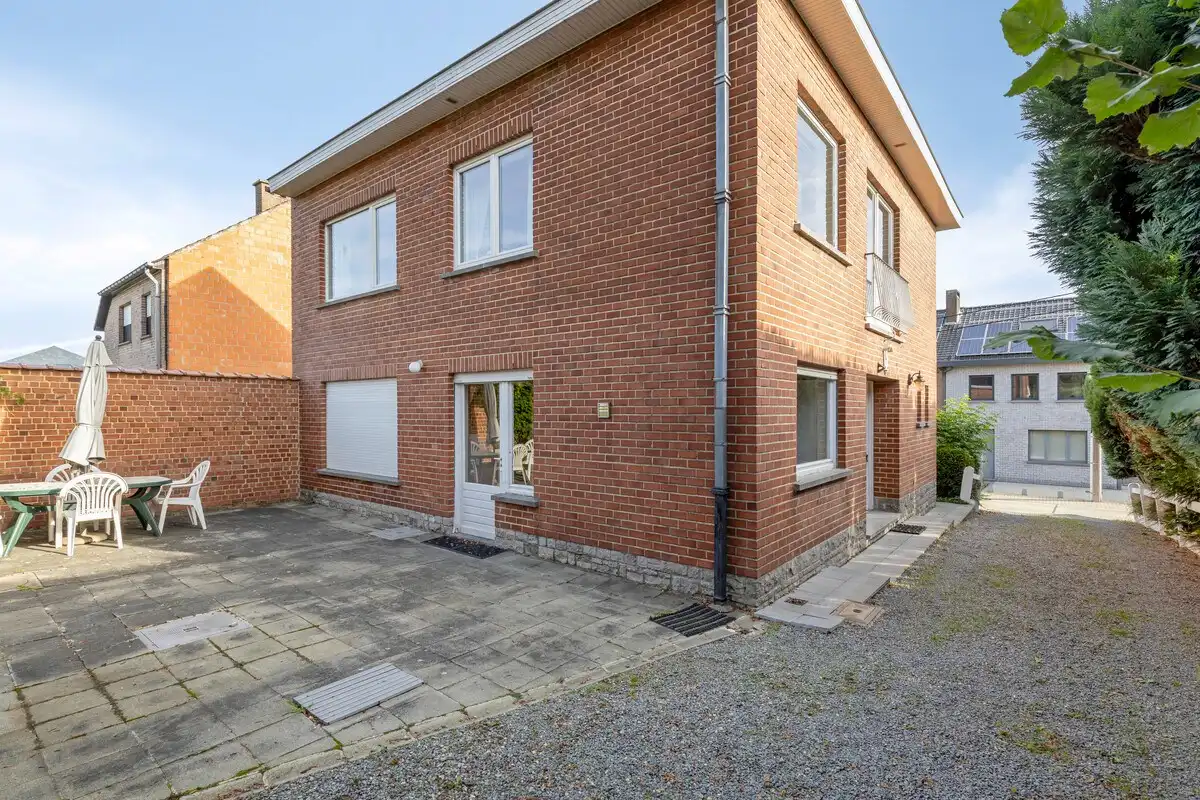 Solide woning op mooi perceel van 11a 10ca foto 13