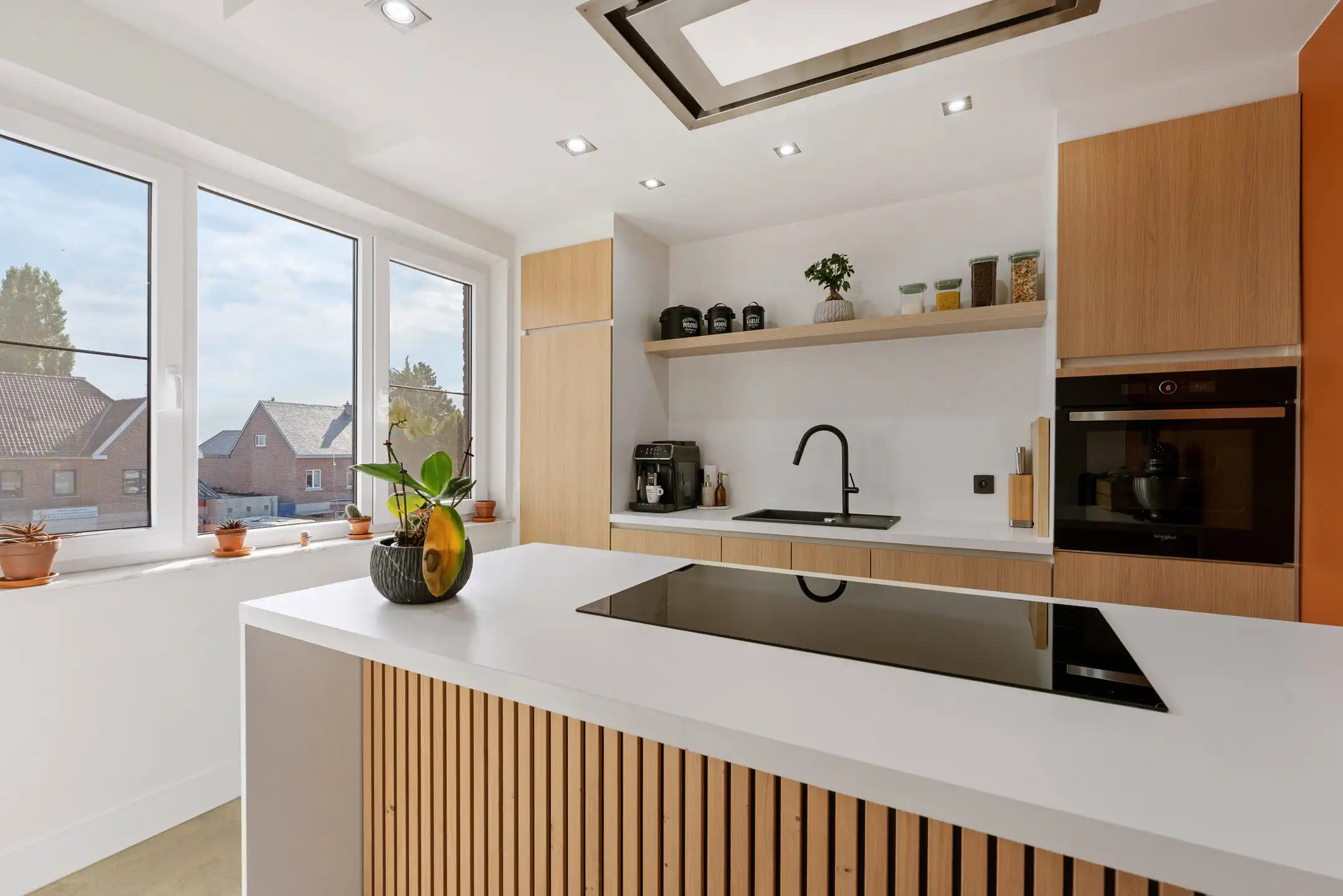 Modern appartement met inpandige garage te Riemst foto {{pictureIndex}}