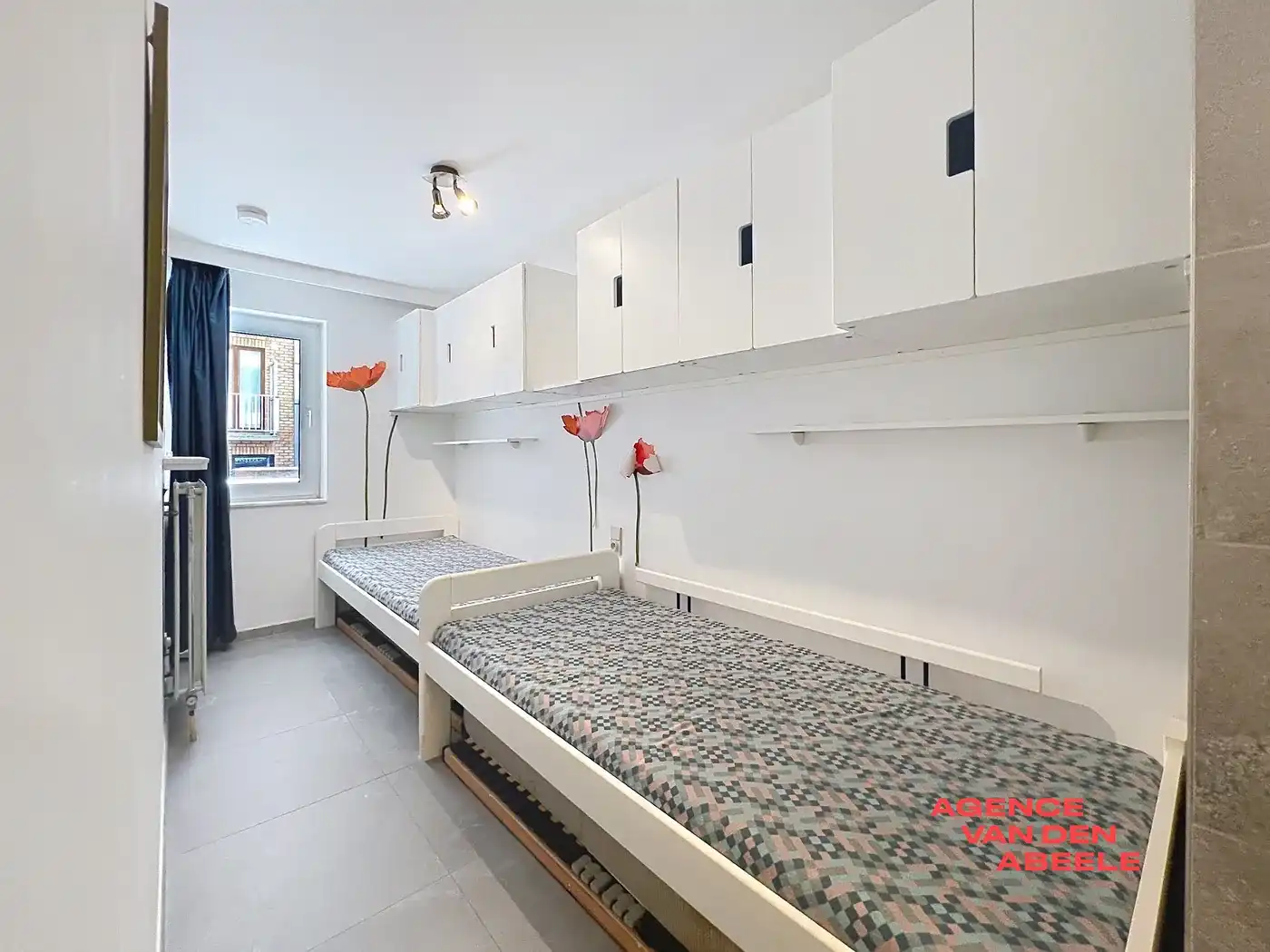 Op een topligging aan de Zeedijk in Duinbergen bevindt zich dit appartement met ongehinderd frontaal zeezicht.  foto 13