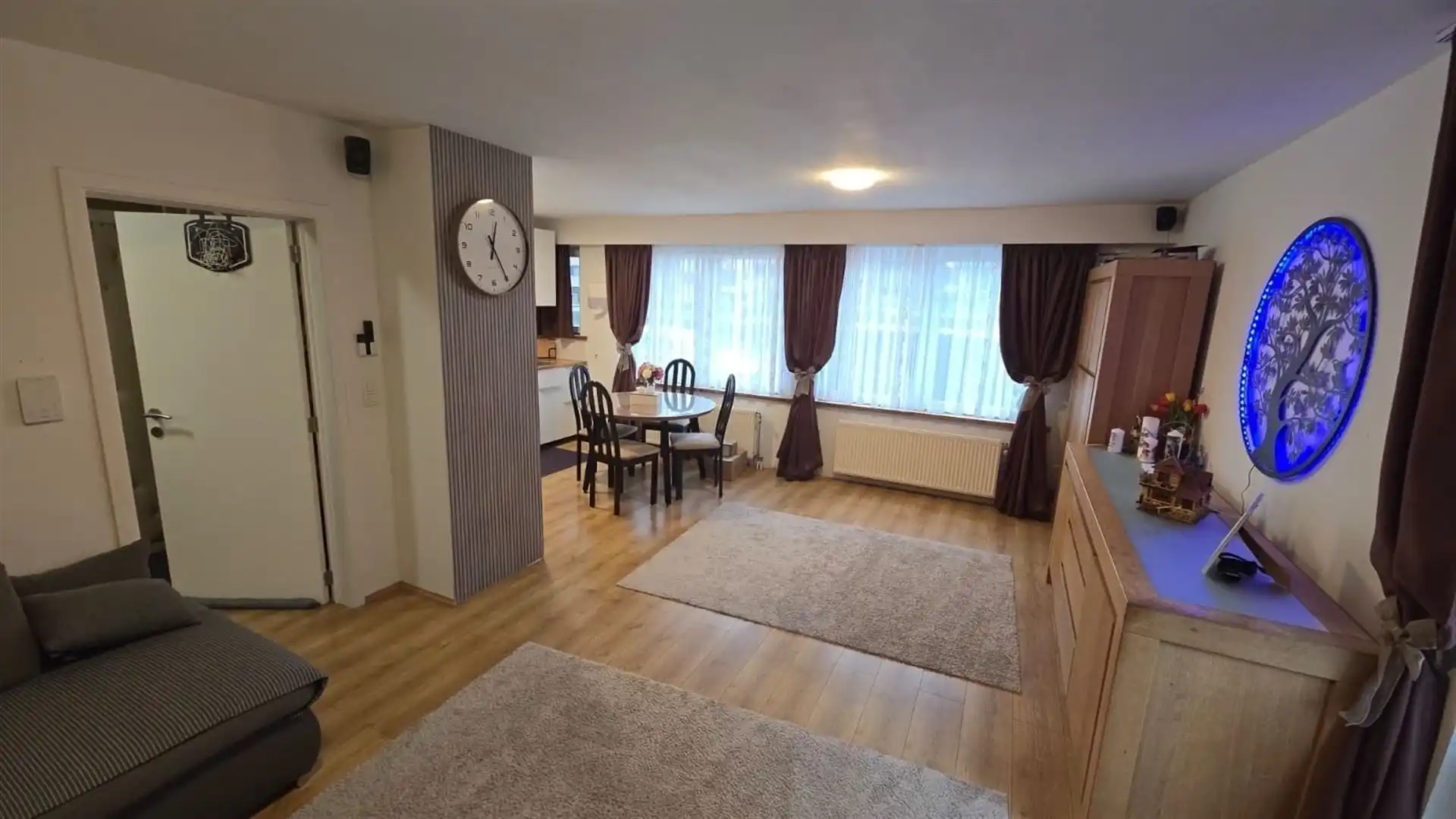 Gelijkvloersappartement met tuin en mogelijkheid tot aankoop garage! foto {{pictureIndex}}