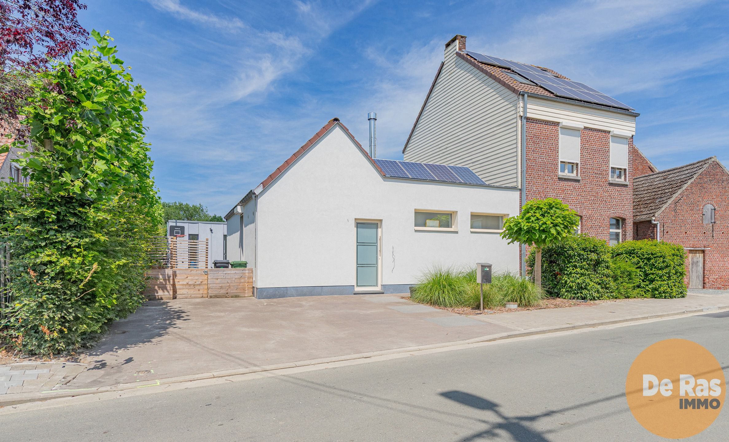 MOORSEL - Charmante woning met bijgebouw op een perceel van 15 are foto 2