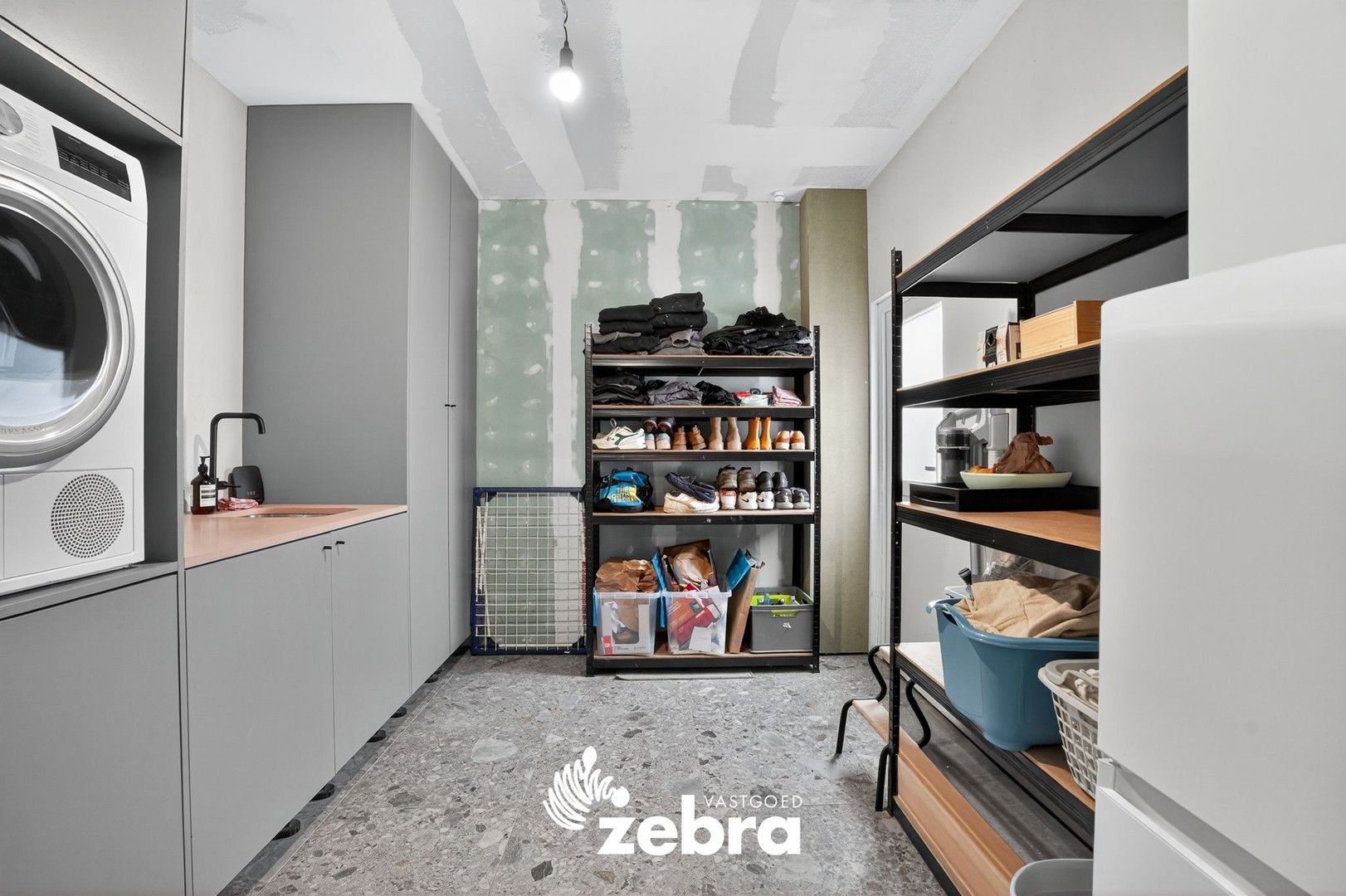 Prachtig gerenoveerde woning in centrum Tielt met garage! foto 12