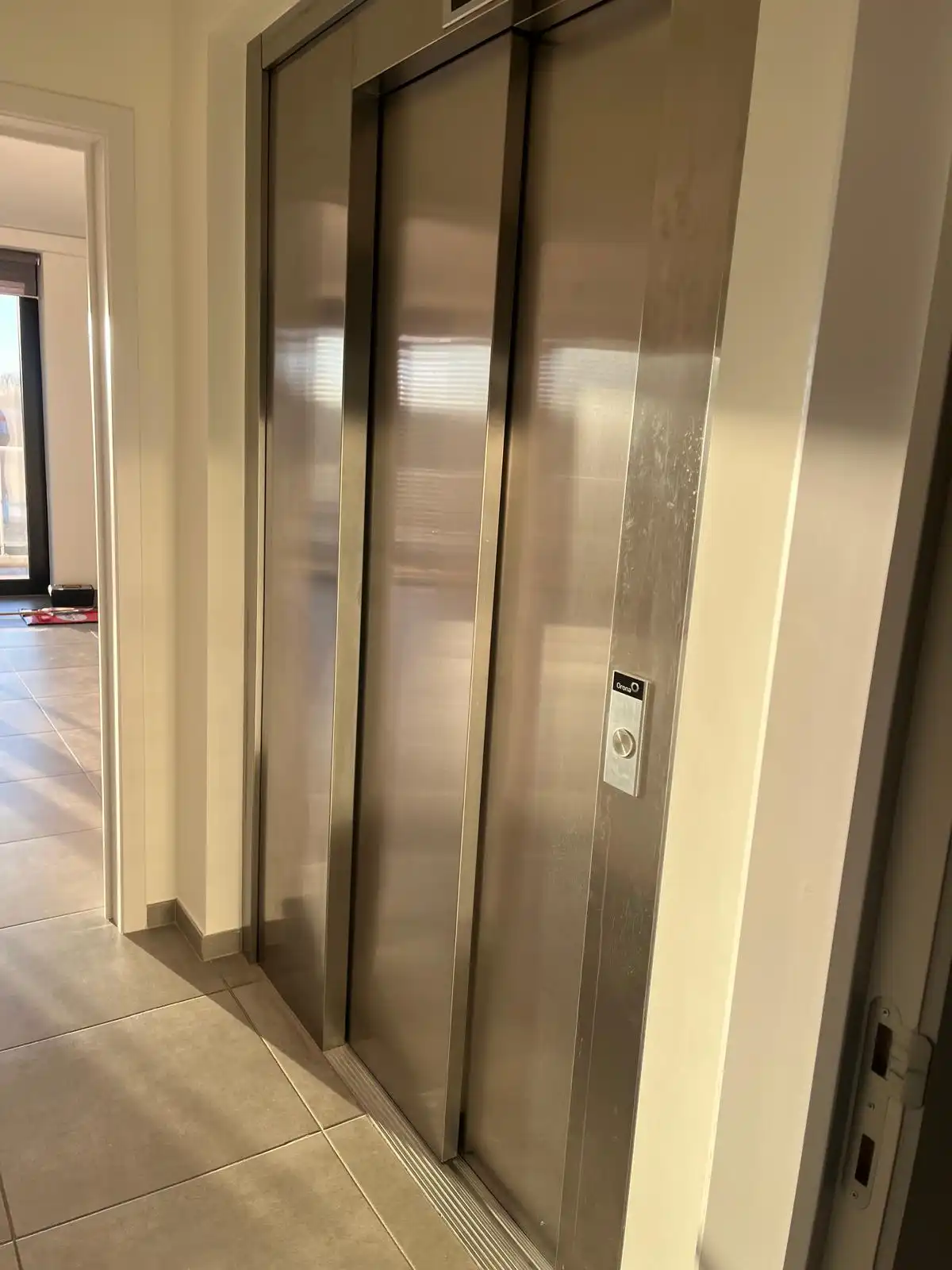 TE HUUR, Deinze, Markt foto 7