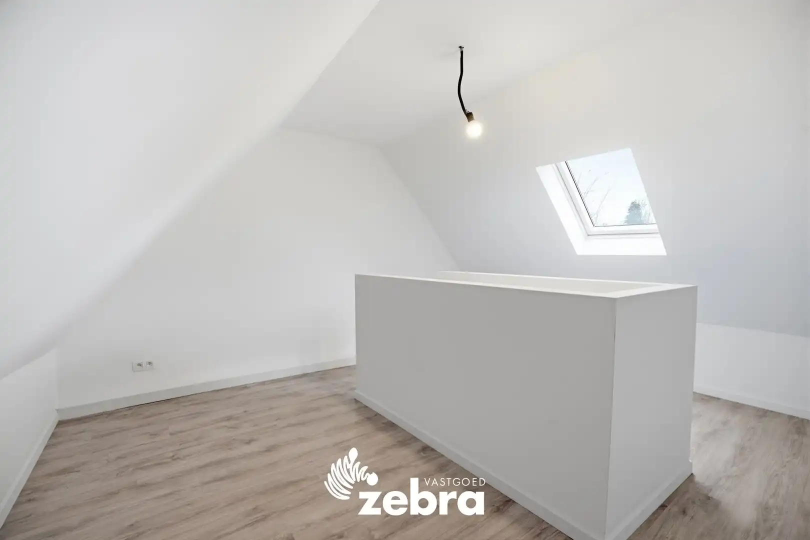 Volledig vernieuwd halfopen bebouwing in hartje Rumbeke! foto 12