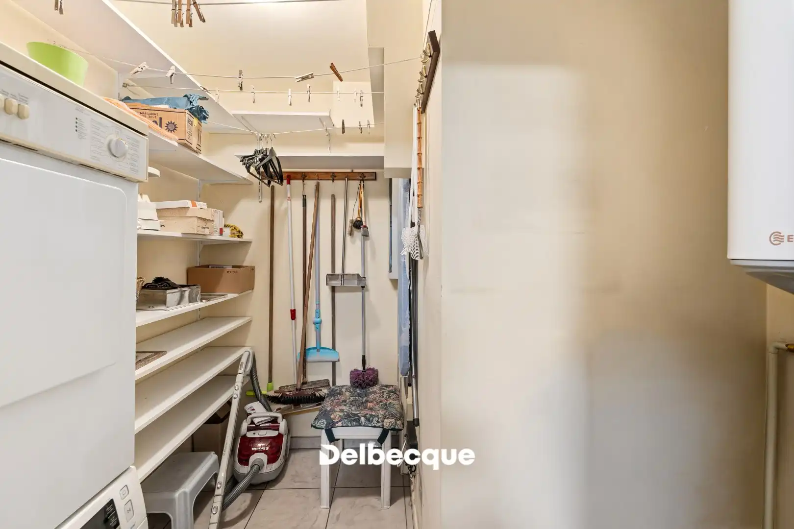 Lichtrijk appartement met 2slk. en Zuidgericht terras en inclusief een garagebox te St. Michiels. foto 13