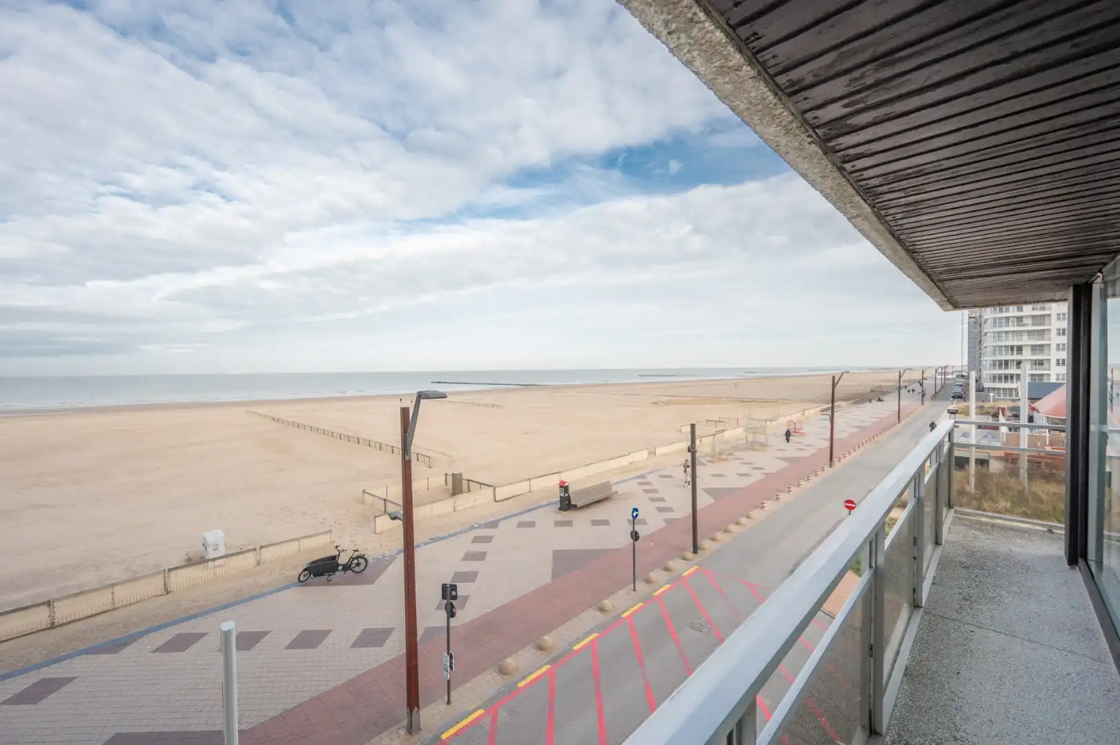 Prachtig hoekappartement te huur op de zeedijk in Duinbergen met frontaal zeezicht foto 7