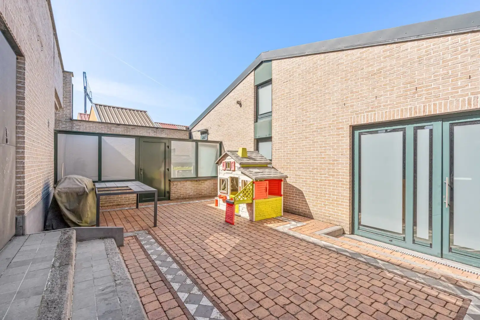 Gelijkvloersappartement (96m²) met 1 a 2 slaapkamers met ruim terras en standplaats - met achterliggende polyvalente ruimte (148 m²) foto 22