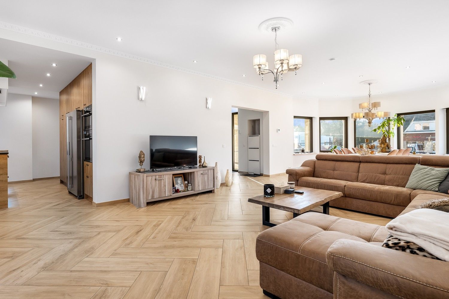 Recent gerenoveerde woning (2022) met 6 slpkrs te Schriek foto 4
