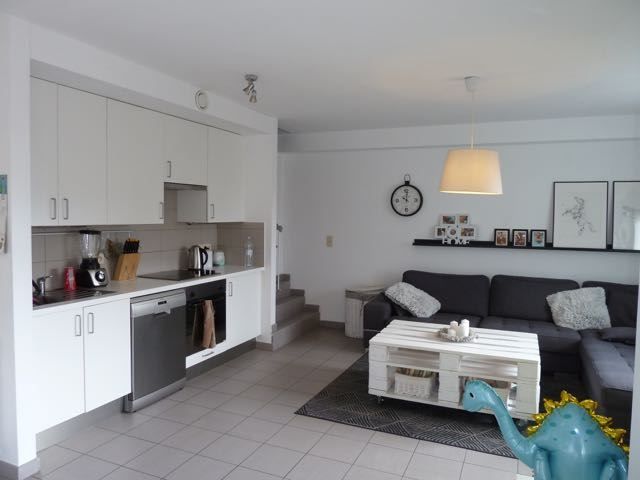 Gezellig duplexappartement met terras, 2 slaapkamers, kelderberging en parking. foto 3