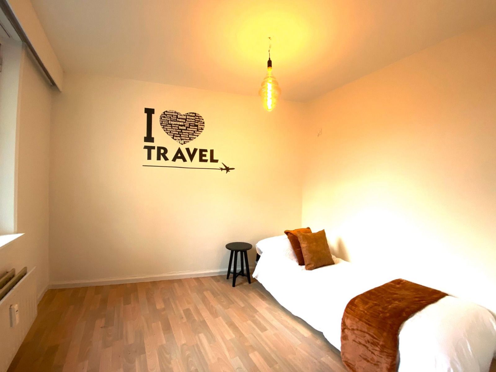 Instapklaar gelijkvloers appartement met garage ! foto 10