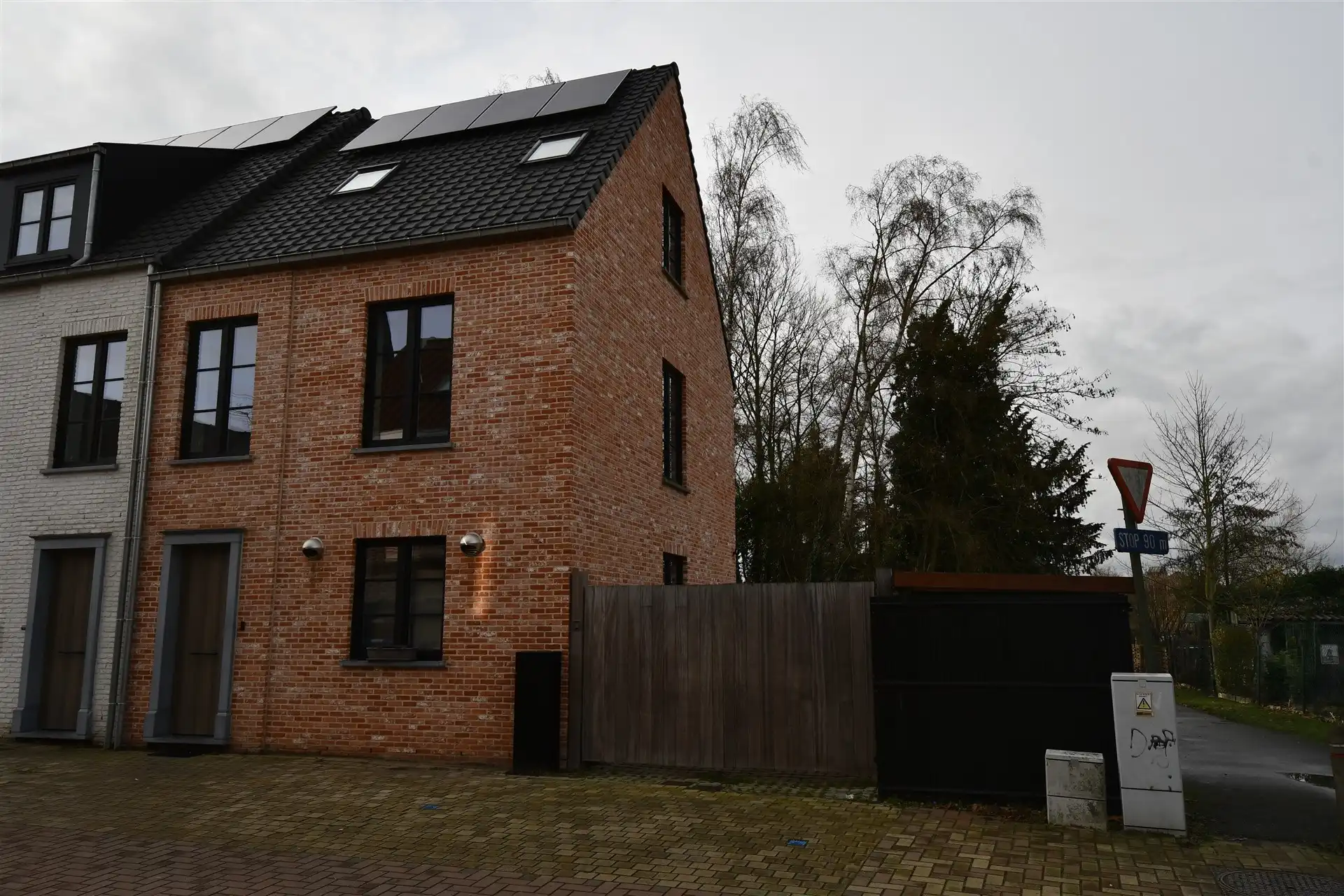 BEN-Woning met 3 slaapkamers in centrum Sint-Pauwels foto {{pictureIndex}}