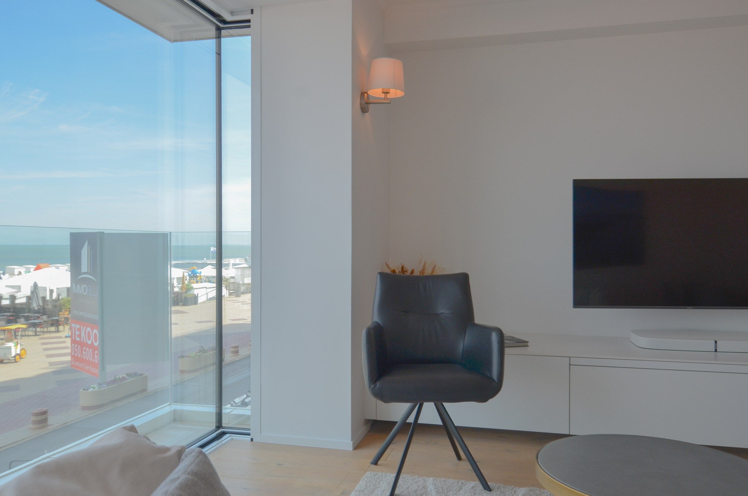 Stijlvol, recent gerenoveerd appartement met frontaal zeezicht. foto 3