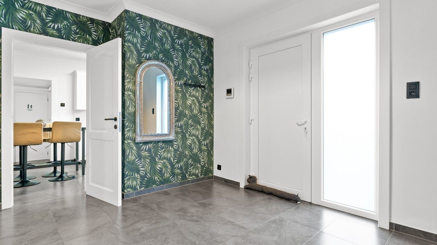 Woning met 2 slaapkamers, ruime garage en tuin foto 4