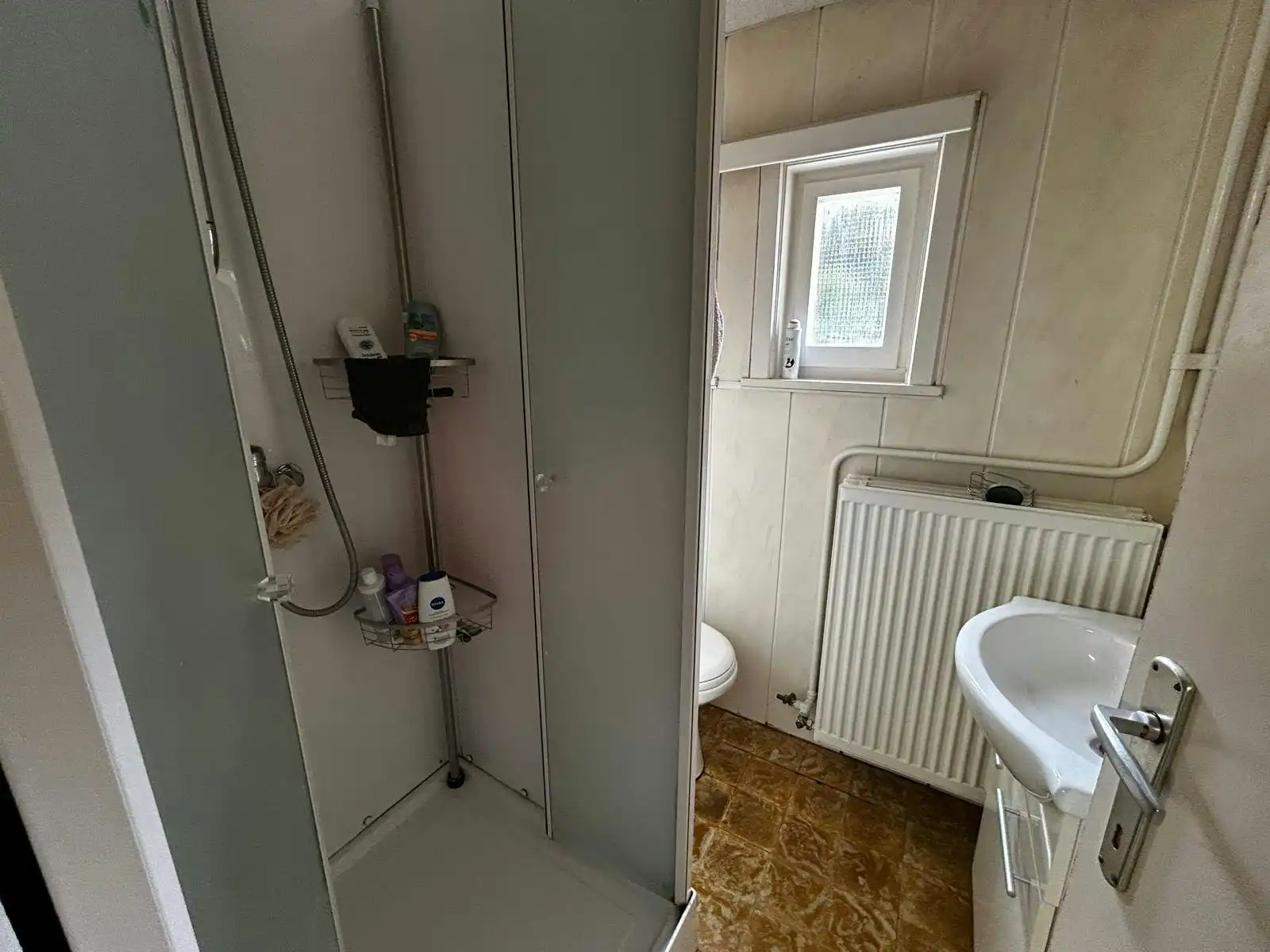 Te renoveren woning met 3 slaapkamers te koop in Aalter foto 5