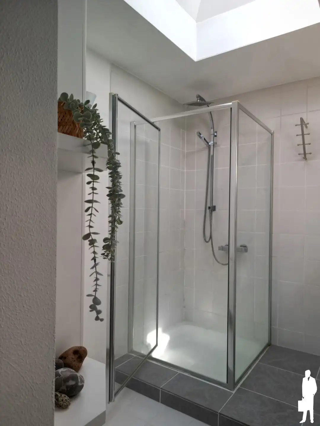 Welgelegen te renoveren villa met 5-7 slpks en 2 badks foto 30