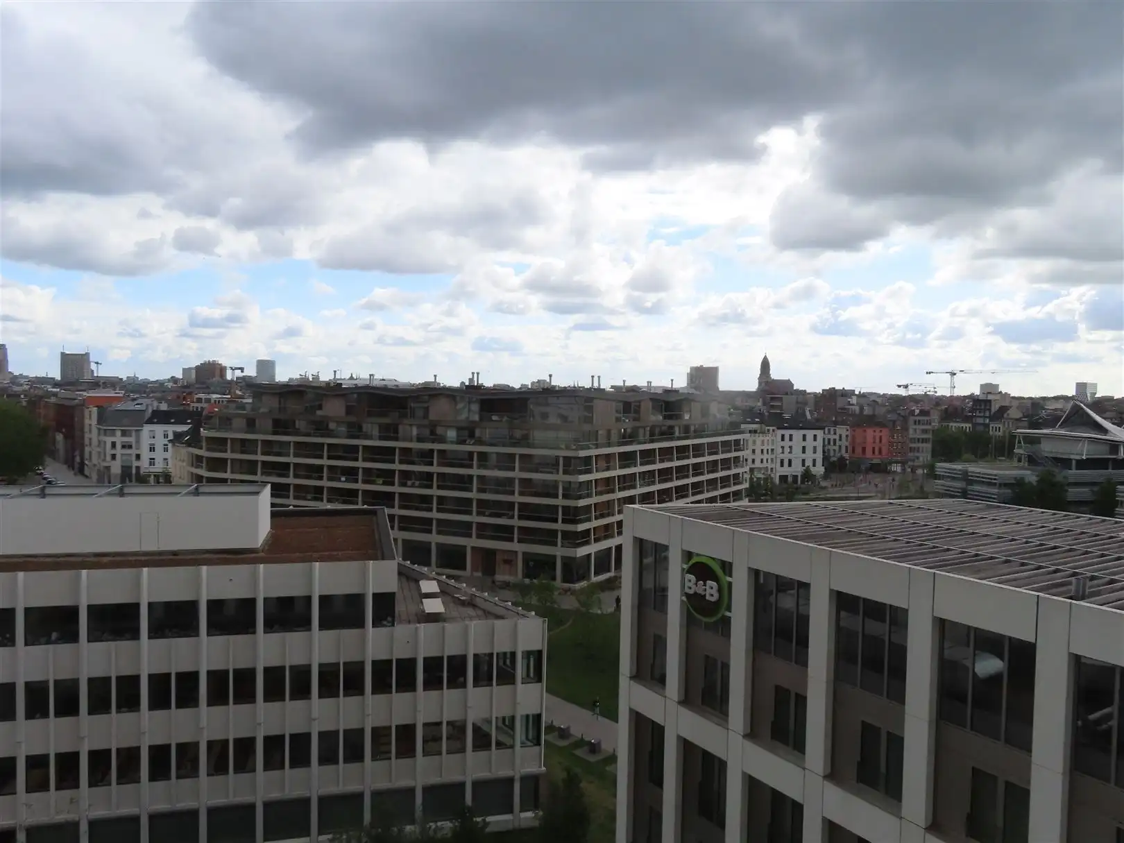 Gemeubelde studio met terras op het Nieuw Zuid!   foto 15