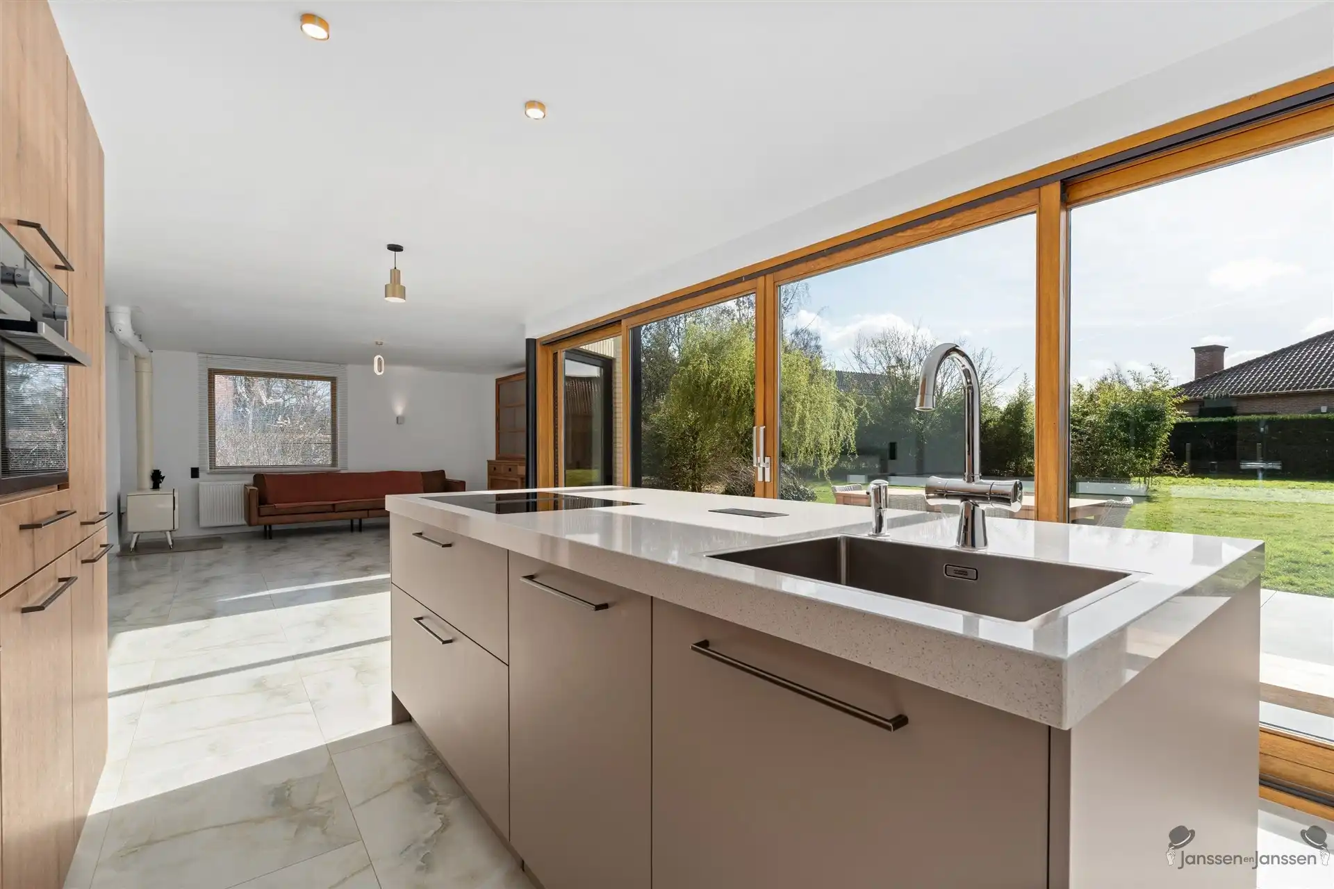 MODERNE, VOLLEDIG GERENOVEERDE VILLA OP RUSTIGE LIGGING IN TREMELO foto 7