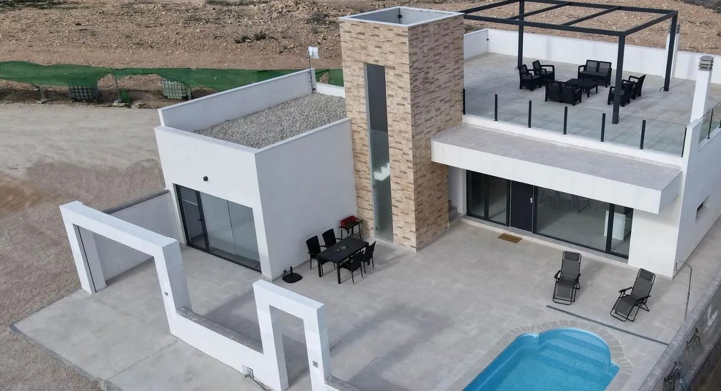 Duurzaam wonen in de natuur: ontdek deze luxe nieuwbouw villa's en vakantiewoningen in Murcia foto {{pictureIndex}}