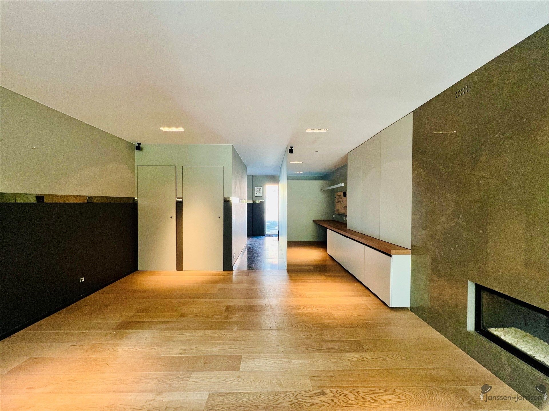 Rijwoning met 3 slaapkamers & tuin foto 6