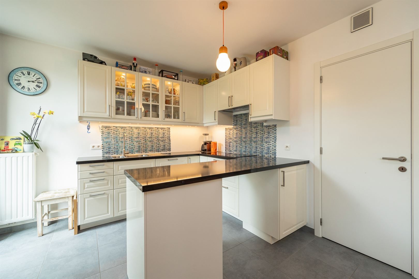 Instapklaar appartement met mega terras foto 6