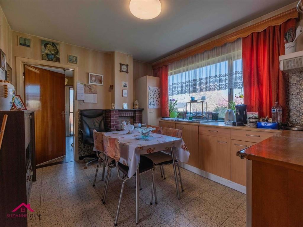 Vrijstaande woning, te renoveren naar eigen smaak en wensen foto 20