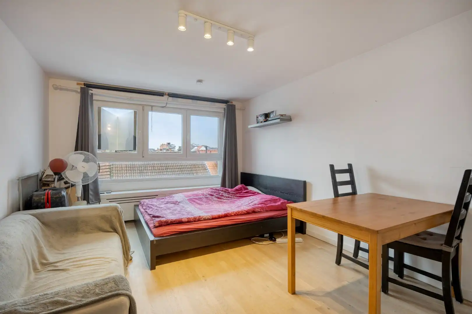 Bemeubelde studio in centrum Leuven! – EPC 213 kWh/m² - bewoonbare opp. 25 m² foto {{pictureIndex}}