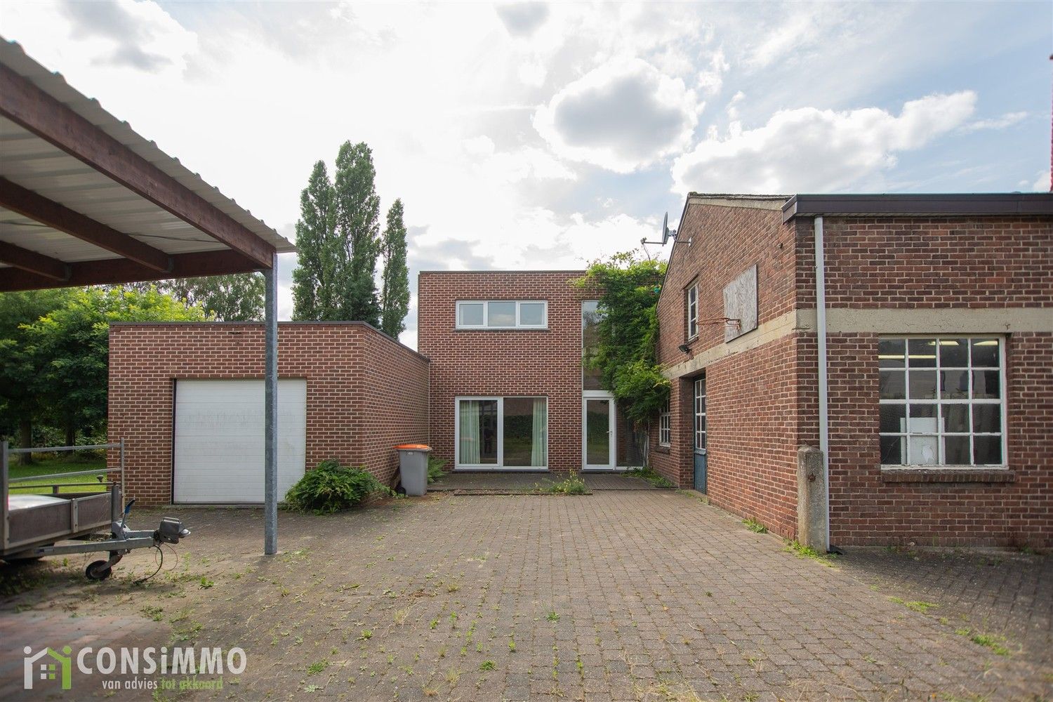 Ruime woning met atelier foto 36