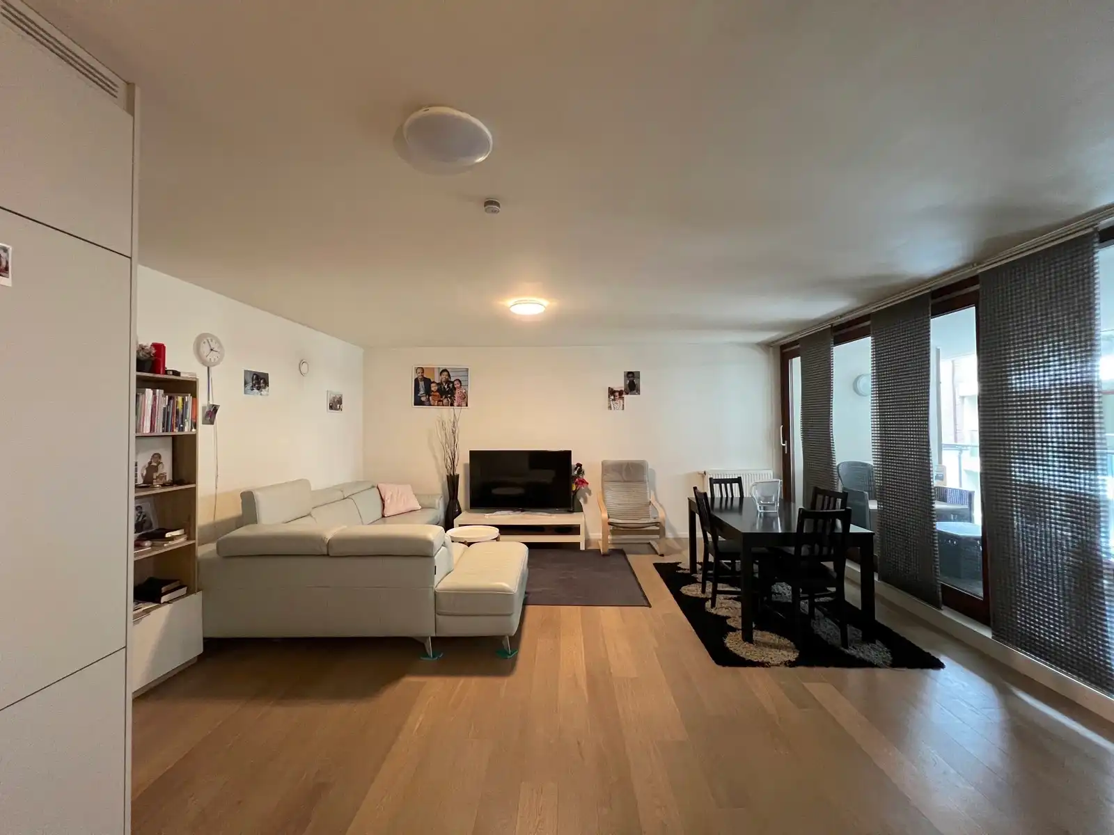 Modern appartement met 2 slpks, terras en autostaanplaats foto 2