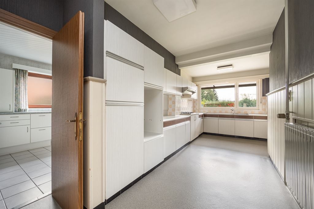 Karaktervolle woning met veel potentieel foto 13