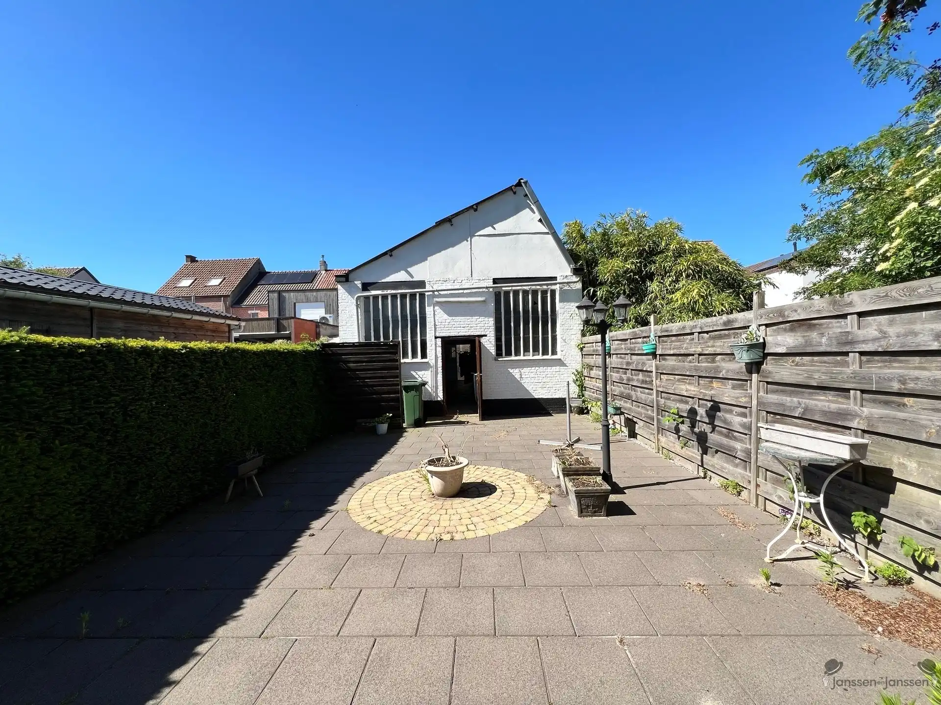 centrumwoning met veel ruimte en garage. foto 6