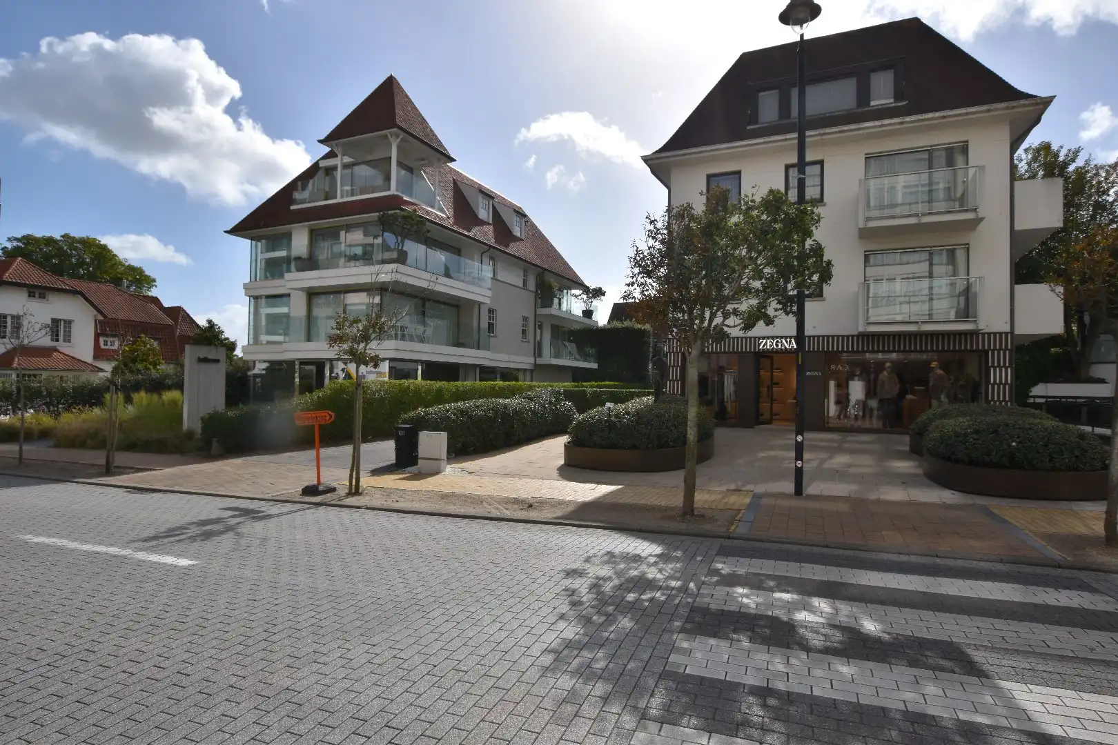 Autostaanplaats in een residentie op de Kustlaan nabij het Albertplein foto 3