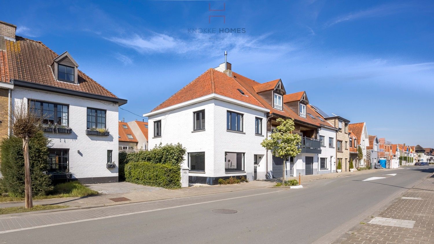 Instapklare halfopen woning in Oud-Knokke met 3 slaapkamers en private parkeerplaats voor twee wagens foto 3