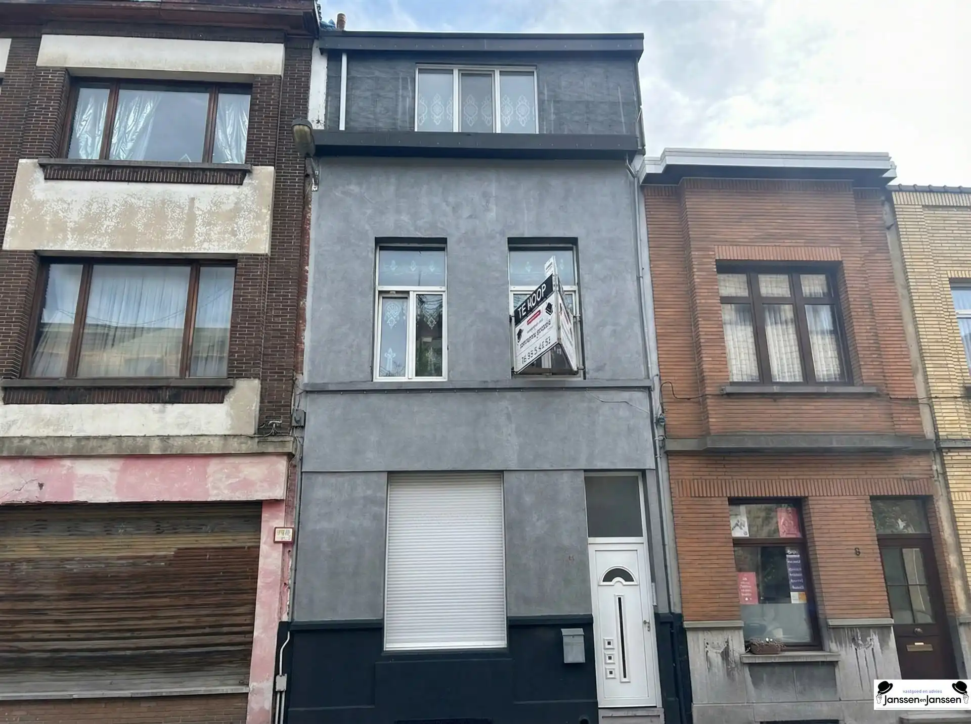 Instapklare woning met 3 à 4 slaapkamers in Antwerpen/Borgerhout foto {{pictureIndex}}
