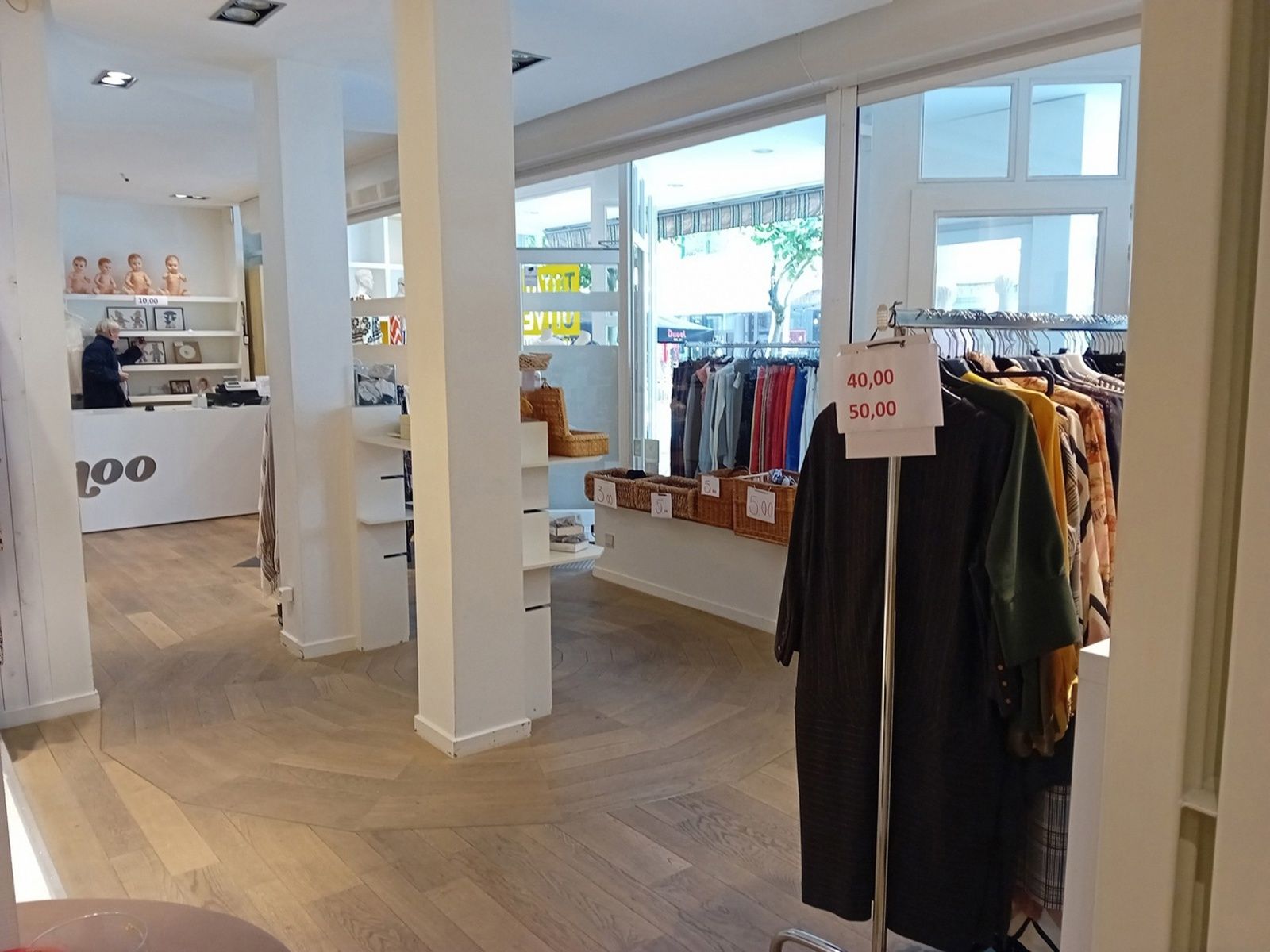 Commerciële ruimte te huur foto 2
