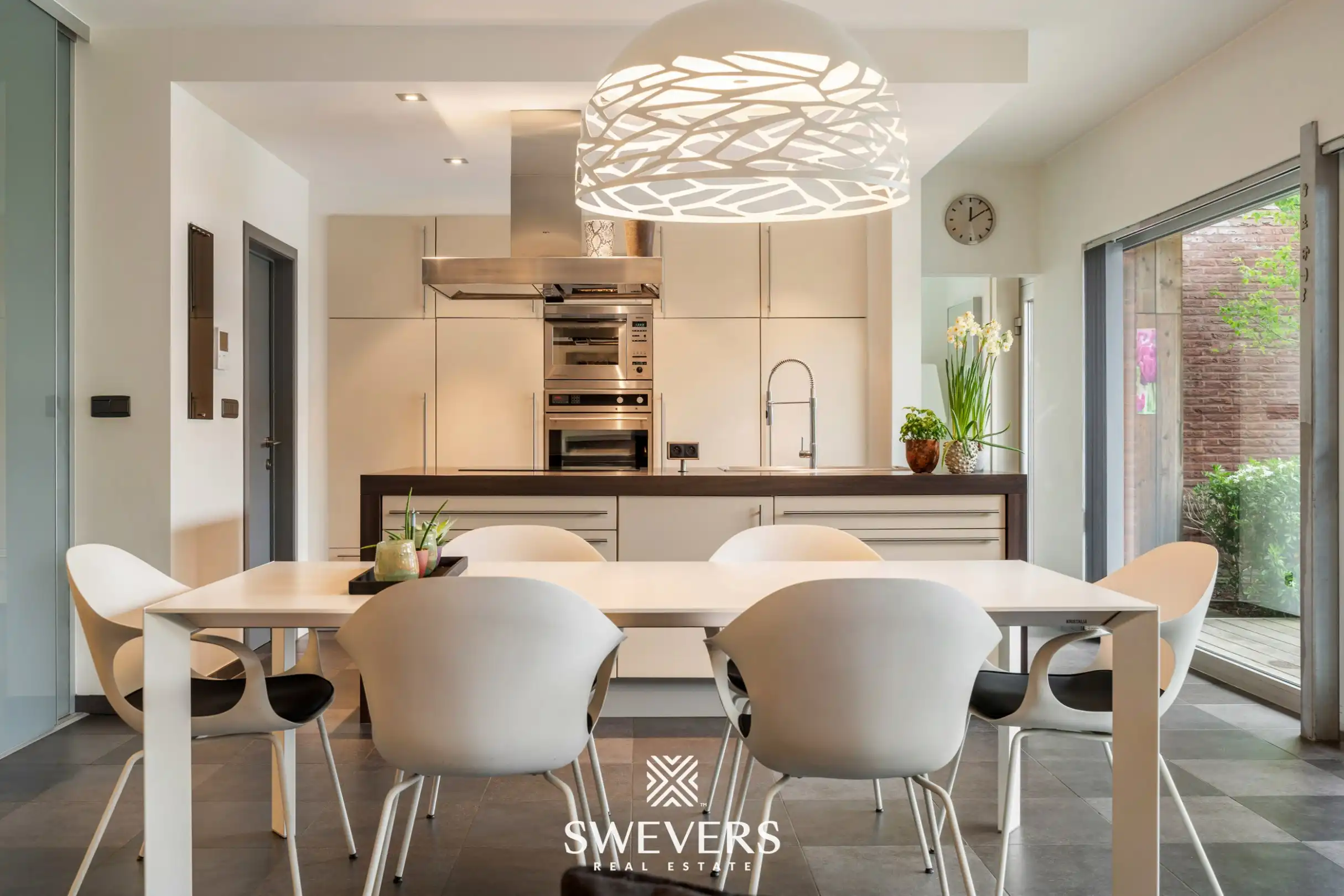 Werken, wonen en genieten in luxevilla met zwembad, poolhouse en magazijn in Koersel foto 9