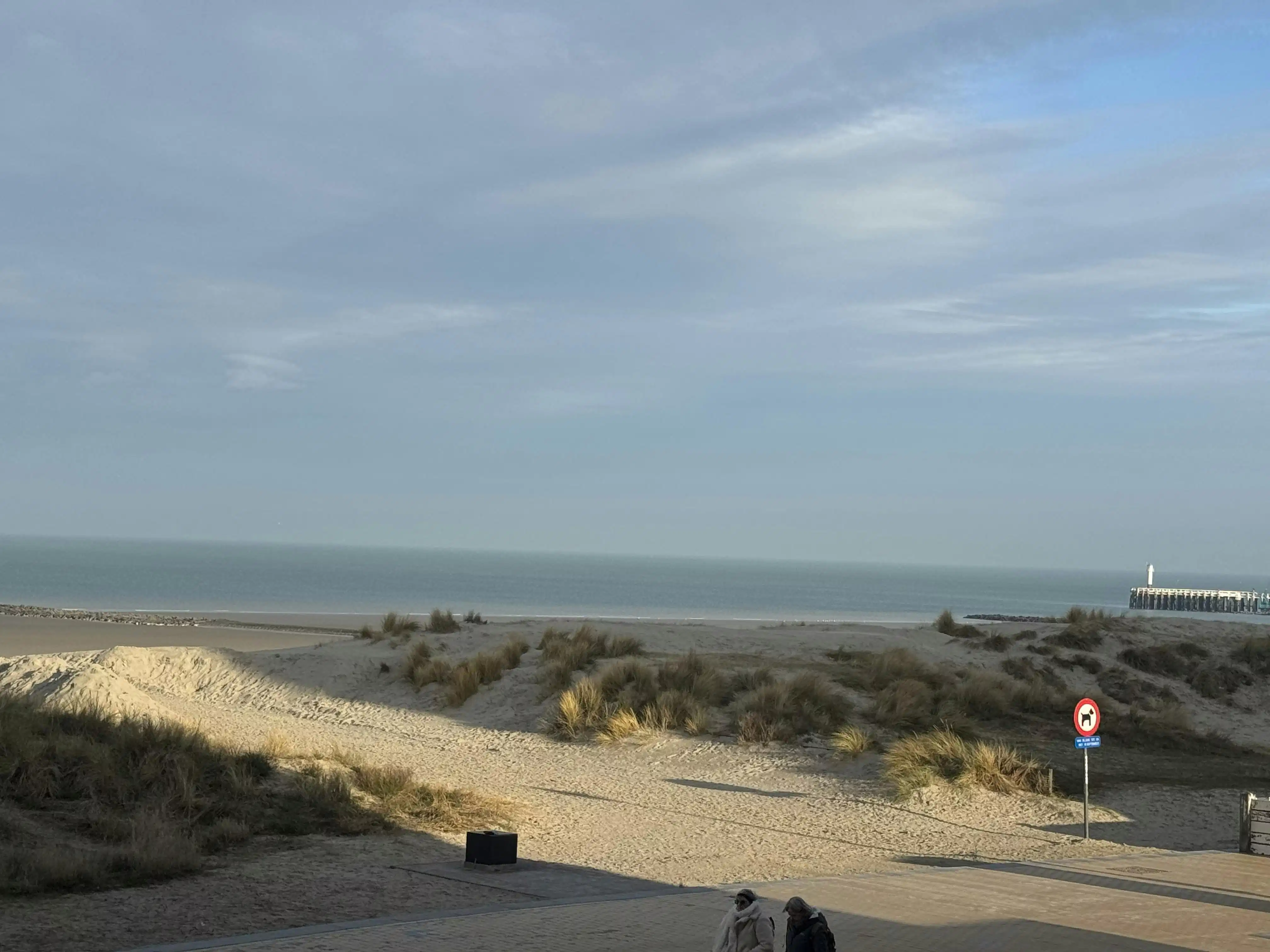 Prachtig gerenoveerd appartement met frontaal zeezicht! foto 2