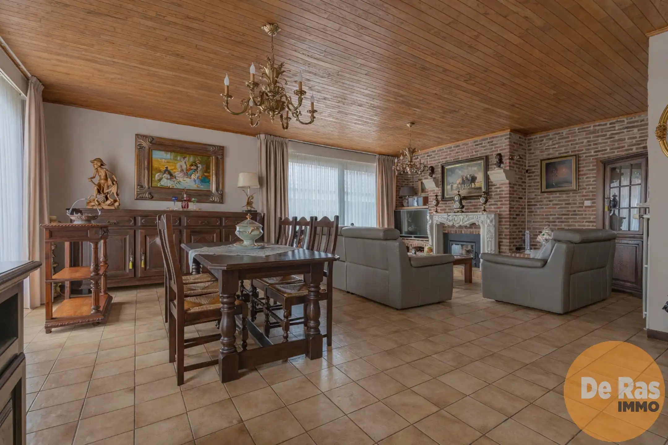 HILLEGEM - Mooie bungalow in rustige woonwijk op toplocatie foto 3