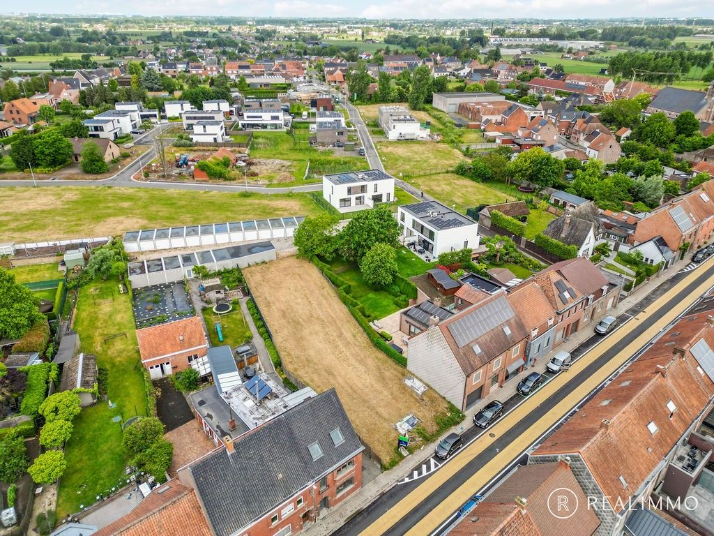 751m² bouwgrond te Sint-Lodewijk! Ideaal voor wonen & werken foto 3
