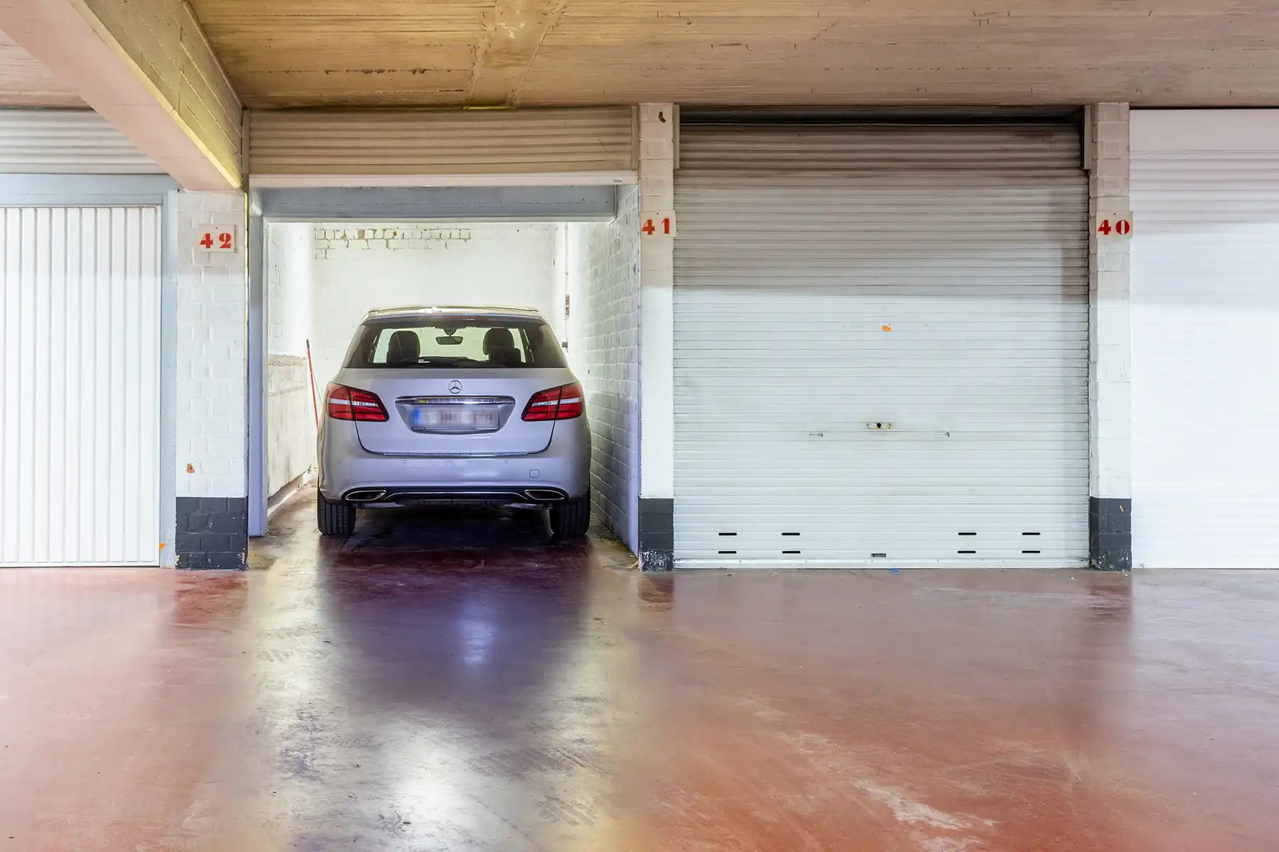 SALES & RENT back. Ruim 3 slpk appartement met terras en P foto 13