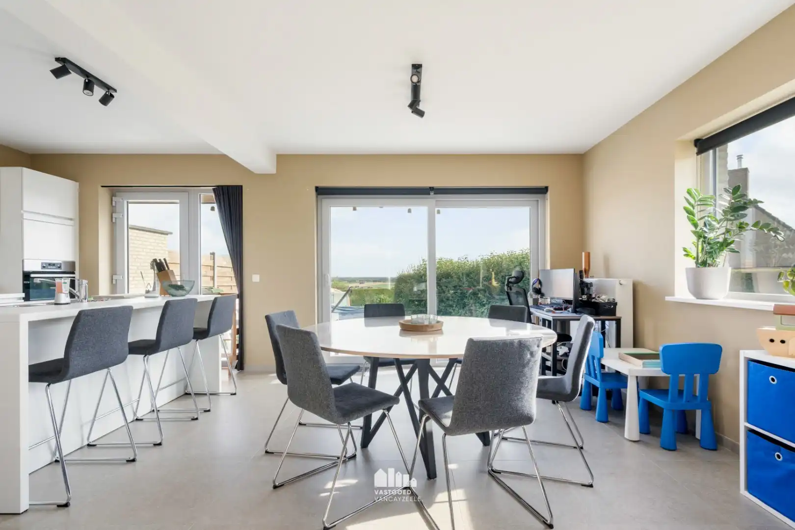 Recente halfopen woning (bj:2023) met landelijk uitzicht in Wijtschate foto 6