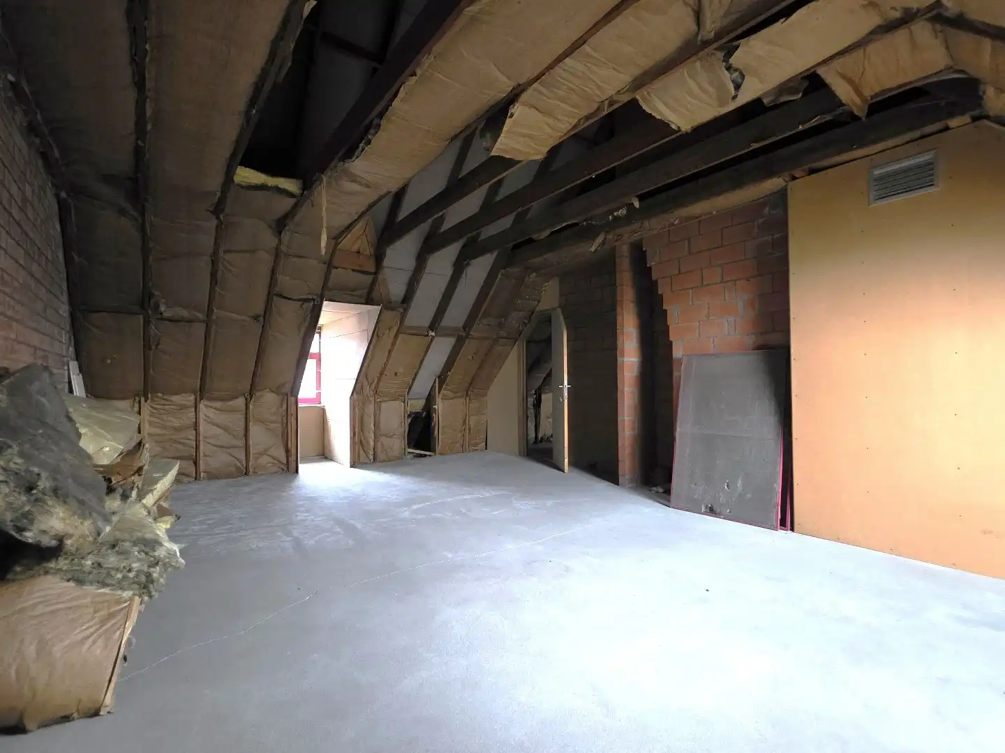 Polyvalente eigendom op commerciële ligging in het centrum van Bavikhove foto 11