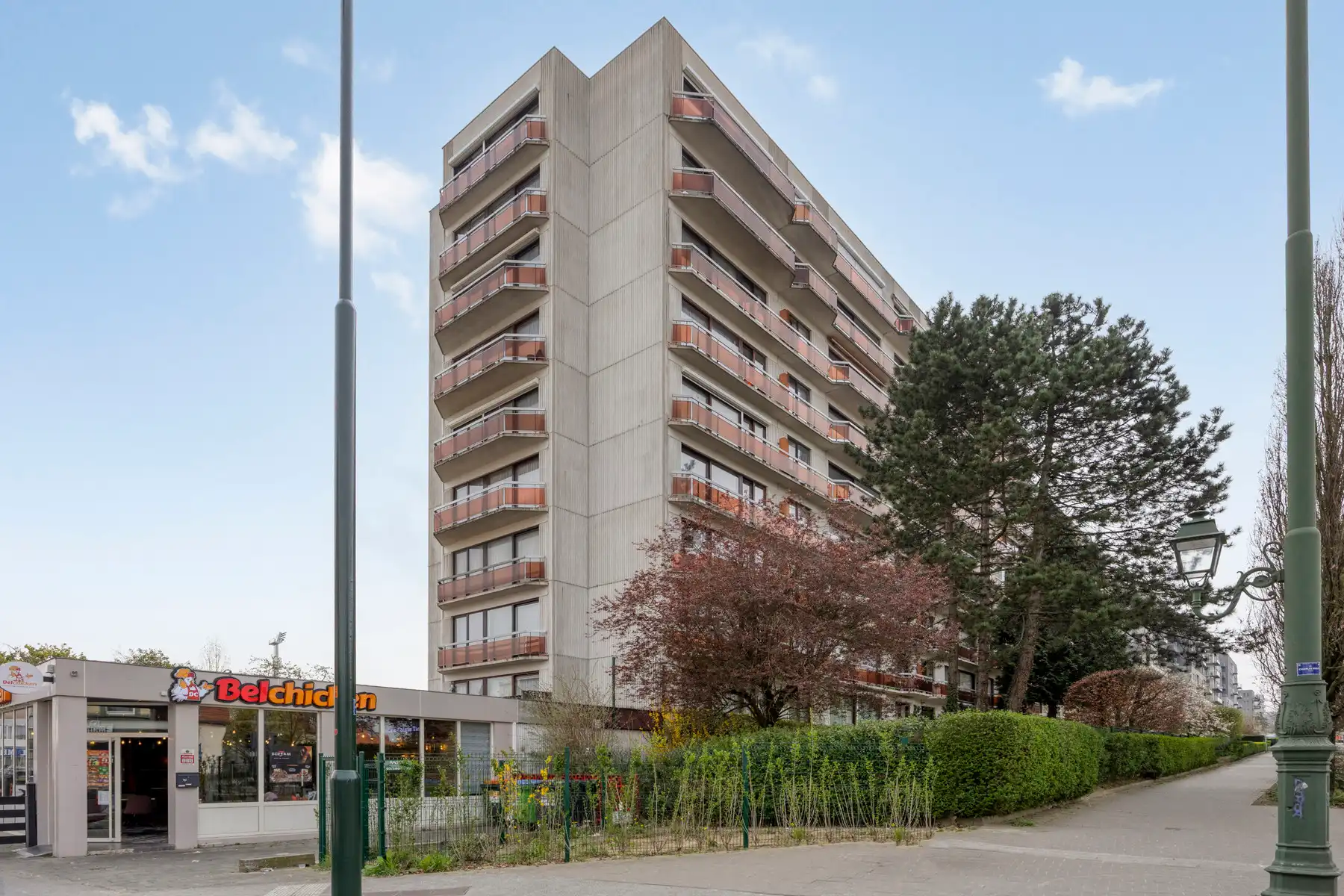 Gerenoveerd 3-slaapkamer appartement foto 24