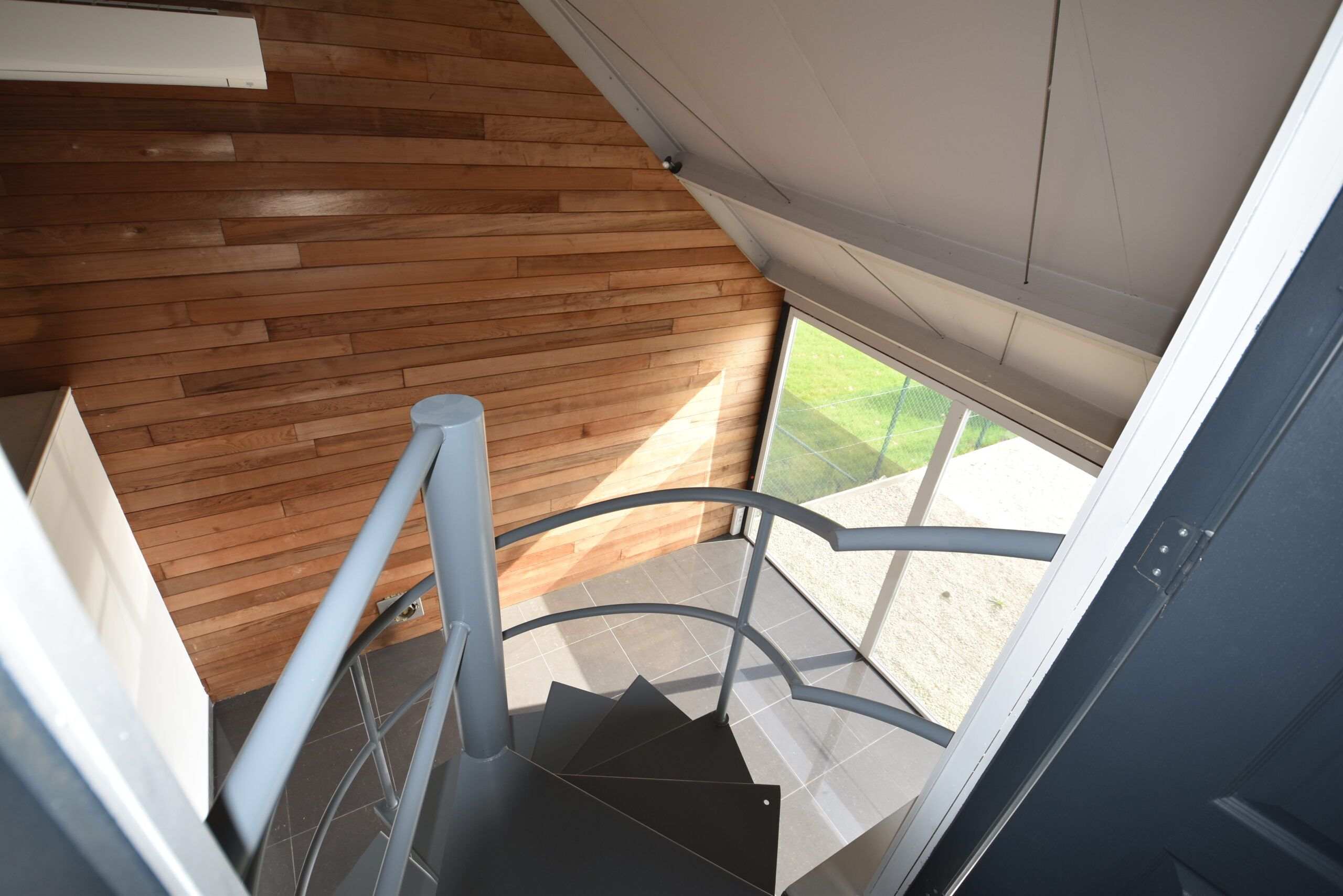 Winkelruimte/Showroom met bureel aan de rand van Sint-Niklaas foto 3