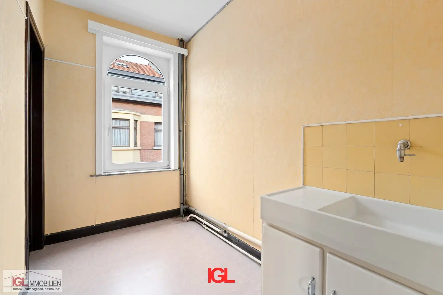 Karaktervolle ééngezinswoning met 4 slaapkamers en mooie tuin in het centrum van Ruisbroek foto 15