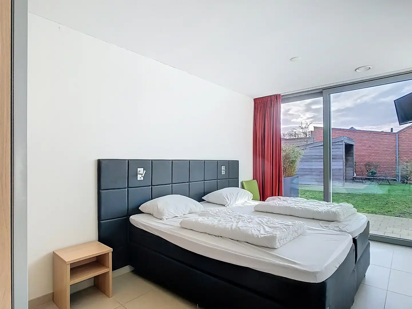 Bungalow op toplocatie in Faropark foto 15