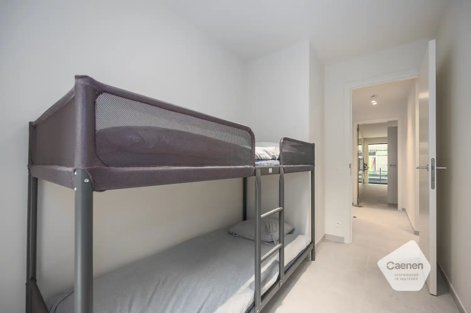 Nieuwbouwappartement met 2 slaapkamers te koop in het hartje van Oostende foto 6
