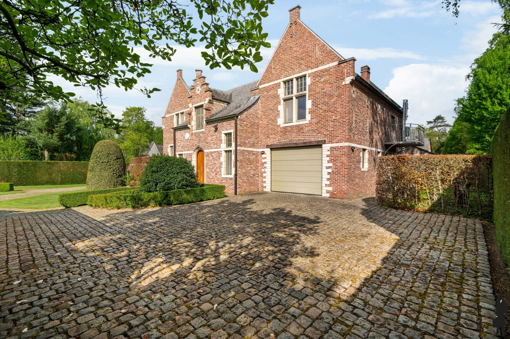Exclusieve villa met conciërgewoning op 4.102m² foto 5