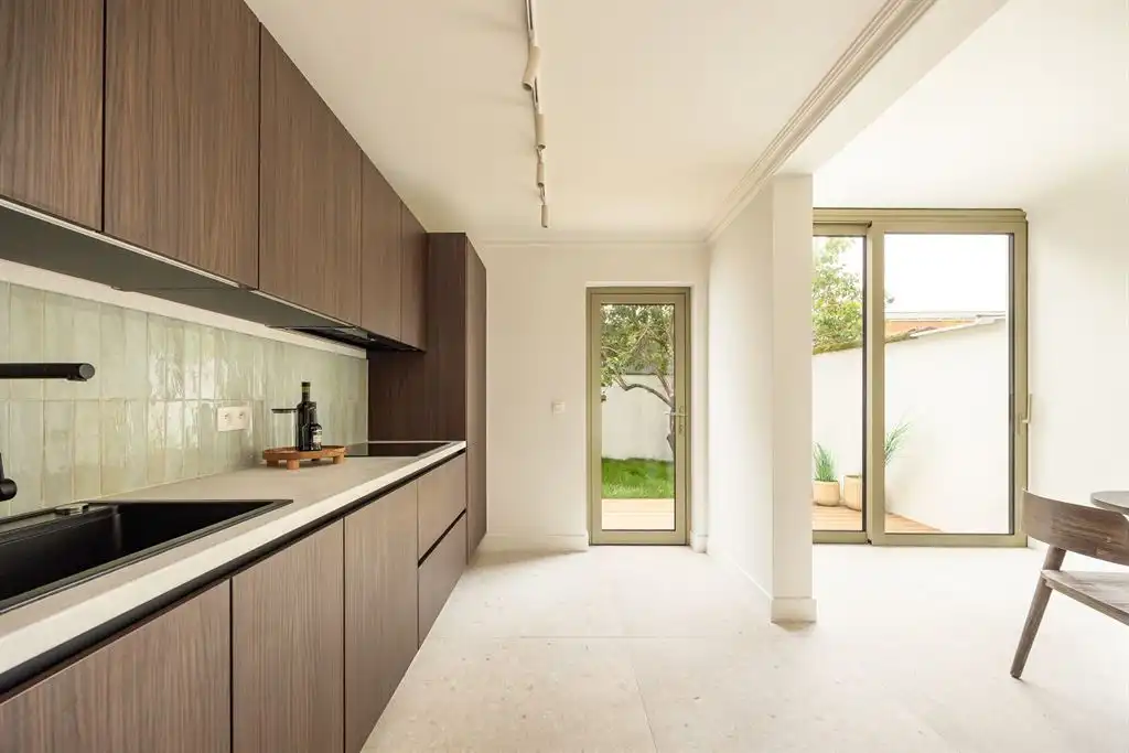 Hoogwaardig gerenoveerd herenhuis vlakbij Zurenborg foto 8