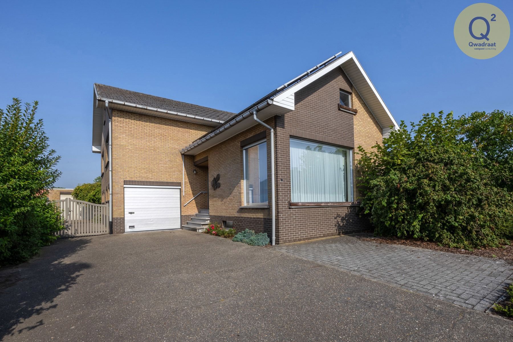 Op te frissen woning met 3 slpks nabij het dorp van Zoersel foto 2